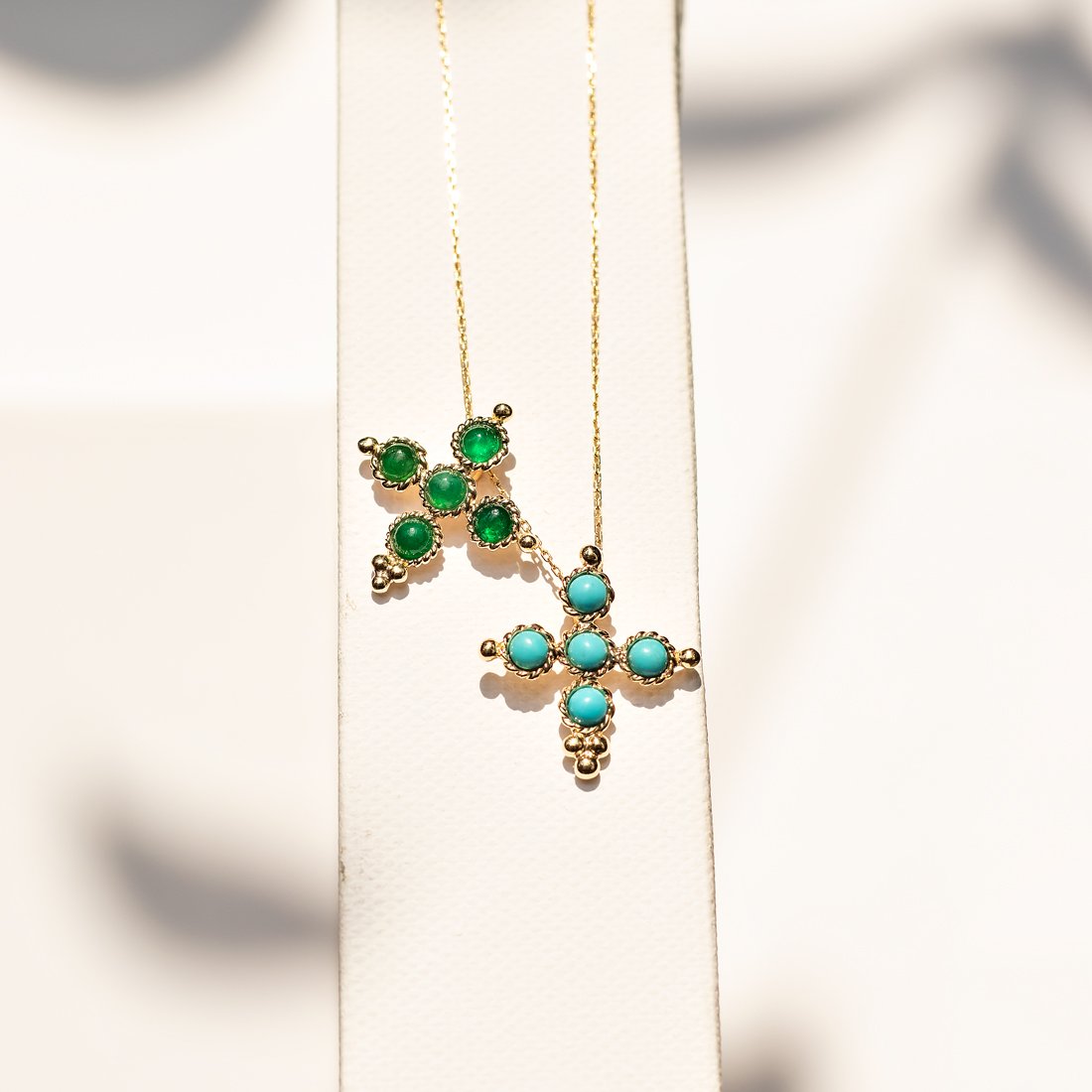 Pingente Cruz Cabochões Turquesa