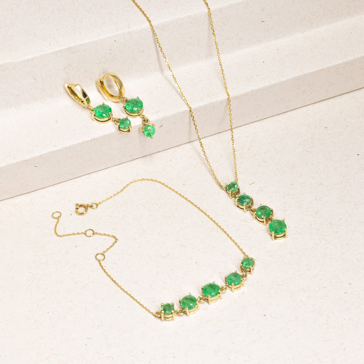 Pulseira Bucle Esmeraldas Ouro 18k