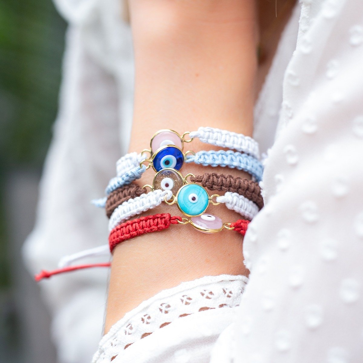 Pulseira Olho Grego em Murano Azul Turquesa Macramê Branco