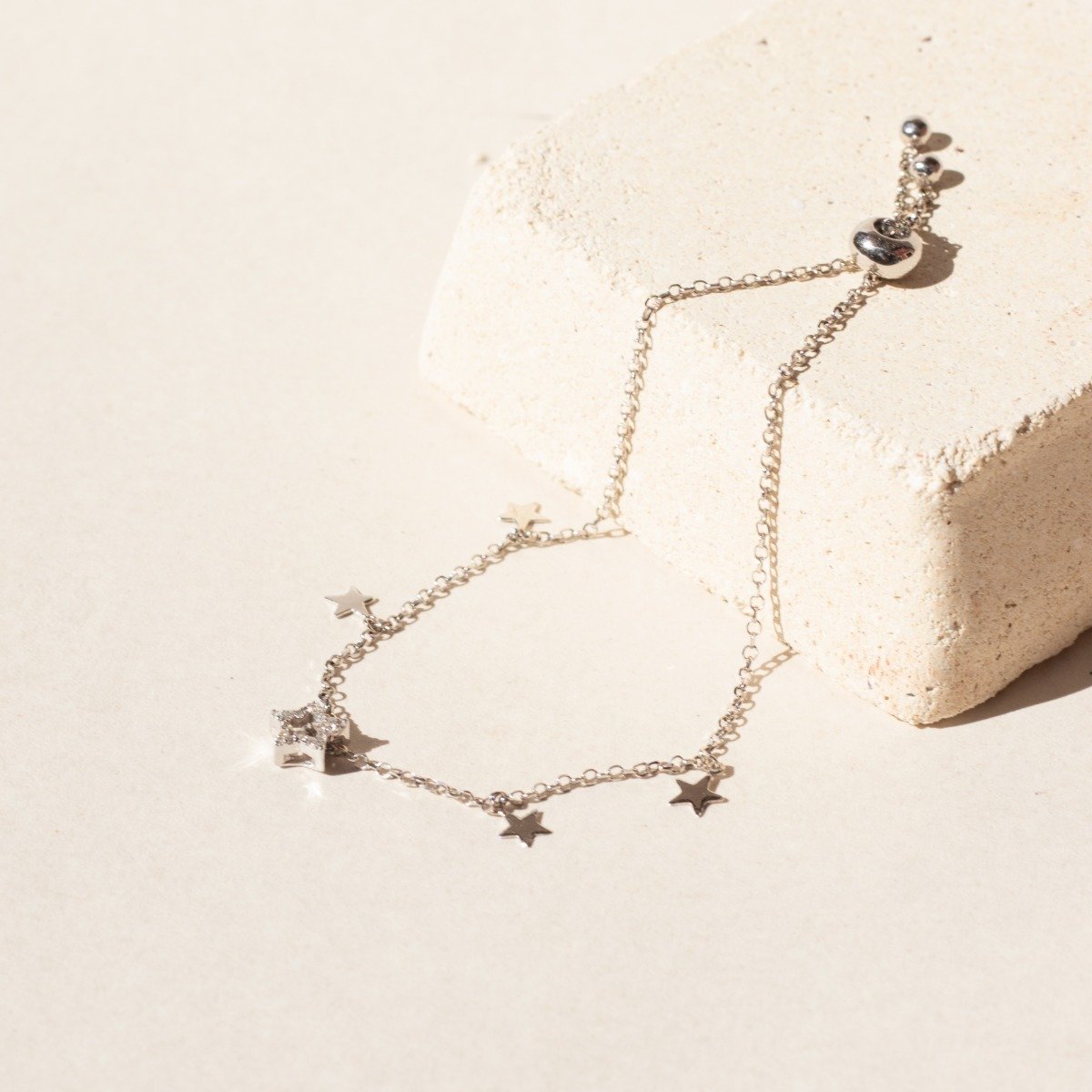 Pulseira Regulável Diamantes e Estrelinhas